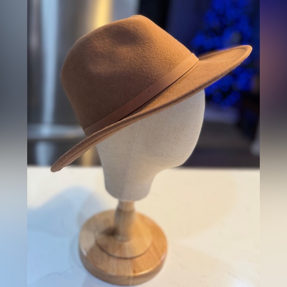 Classic Wool Felt Fedora Hat— 100% Wool • Made in USA • Trendy/ Stylish look - Picture 8 of 13